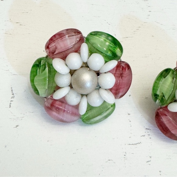 Germany Glass & Milk Glass Cluster Clip On Earrings Vintage - Picture 4 of 7
